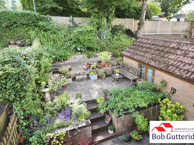 ENCLOSED REAR GARDEN